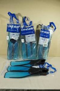 lot 28 image: 4 Pairs Cressi Rondinella Scuba Fins -Clear BlueBlack