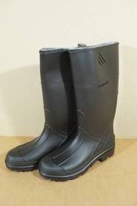 lot 60 image: Servus Steel Toe Poly Rain Boots -Size 5, Black
