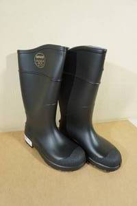 lot 65 image: Servus Steel Toe Poly Rain Boots -Size 4, Black