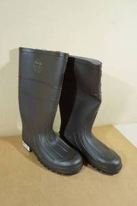 lot 66 image: Servus Steel Toe Poly Rain Boots -Size 8, Black