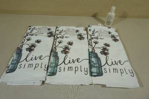 lot 104 image: 3 Terry Kitchen Towels with Lotion