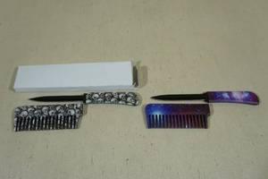 lot 160 image: 2 Hair Comb Knives
