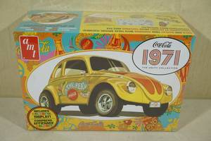 lot 207 image: Coca-Cola 1971 Volkswagon Beetle 125 Scale Model Kit