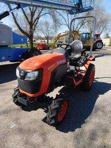 lot 2 image: 2019 Kubota B2601 4WD Tractor