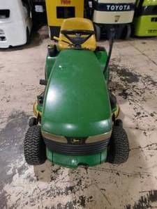 lot 13A image: John Deere LT166 Lawn Tractor
