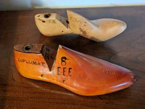 Two Shoe Forms