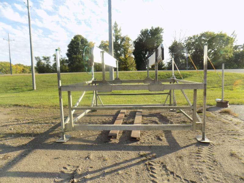 lot 1 image: Shoreline Alum Cantilever Pontoon Lift