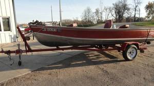 lot 2 image: 1984 Lund Boat & Trailer