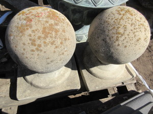 LIMESTONE FINIALS