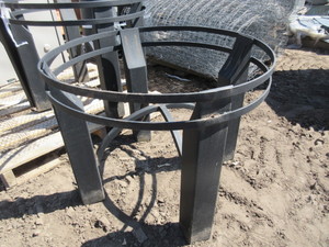 HEAVY METAL TABLE BASE OR DECORATIVE STAND