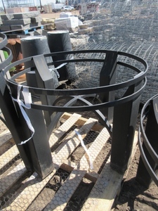 HEAVY METAL TABLE BASE OR DECORATIVE STAND
