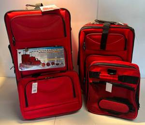 lot 30 image: E.V.A. Expandable 4 Piece Travel Set New With Tags