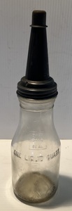 lot 79 image: Vintage Master MFG. Co. Oil Bottle