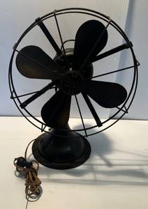 lot 85 image: Antique13 Diehl Electric Fan (Works But Doesnt Osculate)