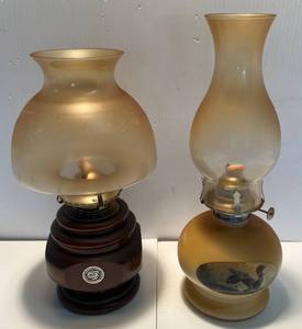 lot 87 image: Two Vintage Oil Lamps