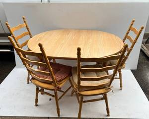 lot 126 image: Vintage Wooden Table With Leaf And Four Chairs 53 12 x 42 With Leaf And 42 x 42 And 30T