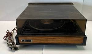 lot 161 image: Vintage Garrard 440m Record Player (Powers Up And Spins)