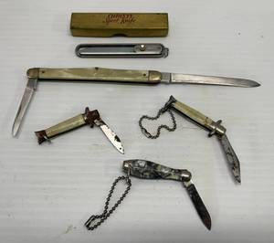 lot 174 image: Group Of Vintage Pocket Knives