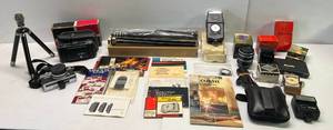 lot 192 image: Large Group Of Vintage Camera Equipment And More