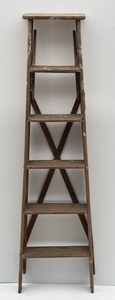 lot 257 image: Vintage Wooden 6Ft Step Ladder