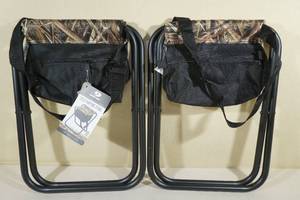 lot 74 image: 2 Mossy Oak Field Hunting Stools