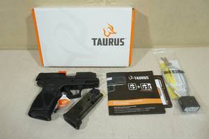 lot 4 image: NEW Taurus G3C 9mm Luger Semi-Auto Pistol - 2 Magazines