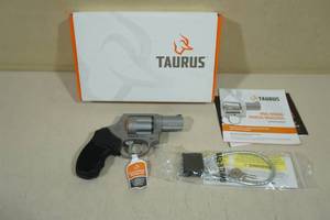 lot 6 image: NEW Taurus 856 .38 Special Stainless Steel Revolver