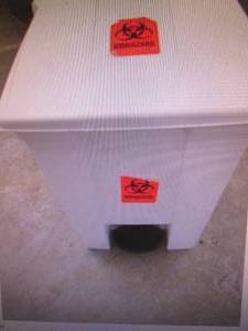 Rubbermaid Step Wastebasket...