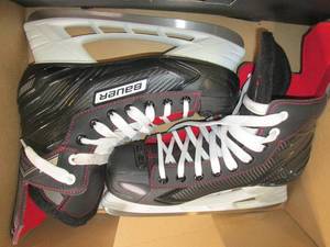 bauer hockey skates mens us size 9....