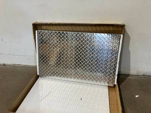 Premium Home 28 Inch Diamond Plate Aluminum Flat Top Griddle Hardcover for Blackstone Griddle