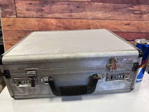 Aluminum Case with Foam Insert (lock needs work)