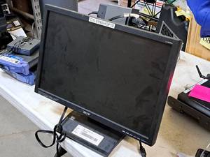 lot 200E image: Wyse CPU with Acer Monitor V193w