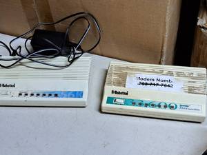 lot 224 image: Lot of (2) US Robotics Fax Modems