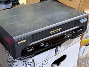 lot 232 image: Samtron SV-C90 18W 4 Head Hi-Fi Stereo VCR