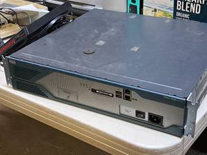 lot 213 image: Cisco 2800 Series Rack-Mount Switch