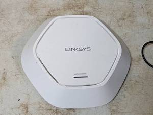 lot 218 image: Cisco Linksys Router LAPAC2600C