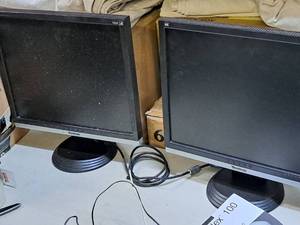 lot 237 image: Lot of (2) ViewSonic VA926 19 Computer Monitor