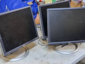 lot 239 image: Lot of (3) Dell 19 Computer Monitors