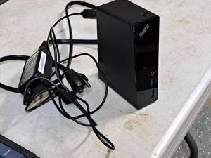 lot 246 image: Lenovo ThinkPad Basic USB 3.0 Docking Station DL3700-ESS