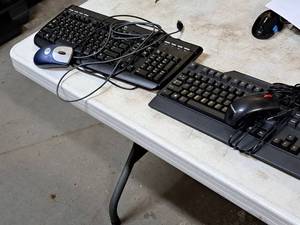 lot 251 image: Lot of (2) Wireless Keyboard and Mouse