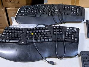 lot 252 image: Lot of (2) Adesso Wired Computer Keyboards