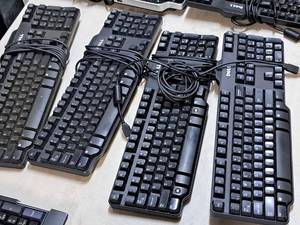 lot 254 image: Lot of (4) Dell Wired Computer Keyboards