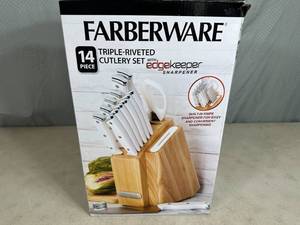 Brand New Farberware Cutlery Knife Set with Built In Sharpener