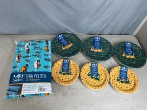 New Camping Tablecloth and 150 Paper Plates