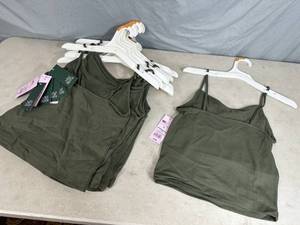 12 New Tank Tops - Size Small