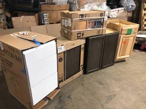 Lot of Mixed Kitchen Cabinets   Customer Returns See Pictures