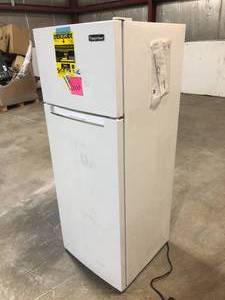 7.4 cu.ft. Built-in Top Freezer Refrigerator in White by Avanti Damaged on Top Customer Returns See Pictures in working order