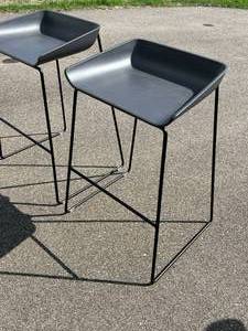 lot 2 image: Modern BlackGray Bar Stools