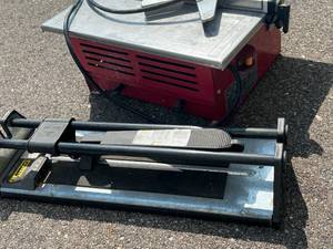 lot 7 image: Wet Tile Saw and Scorer