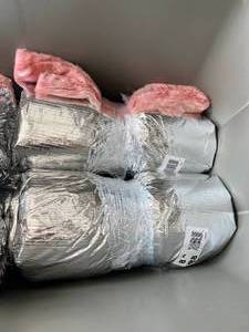 lot 15 image: 8 - R8 Insulation Rolls